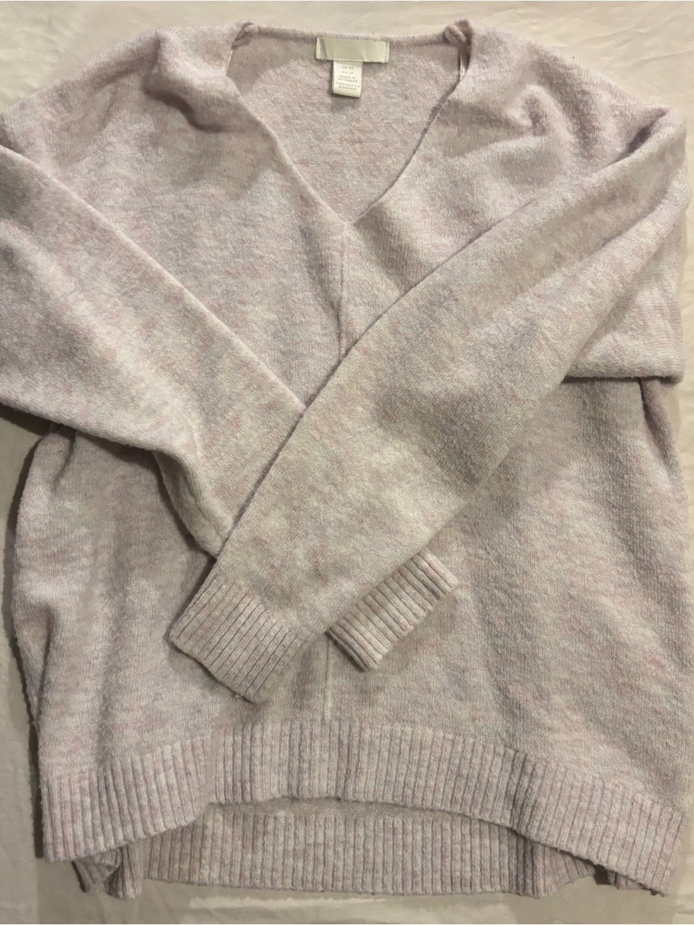 H&M Women's V-Neck Sweater in Pale Lilac